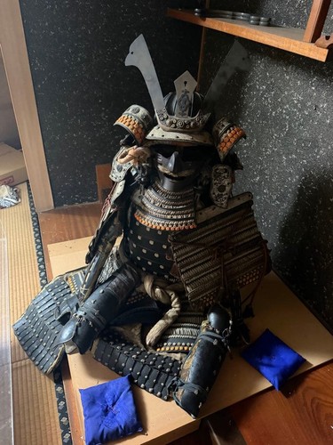 Japanese samurai armor - samurai, yoroi